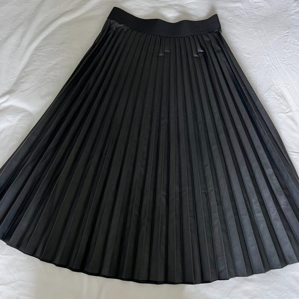 Time Tru Woman Faux Leather Pleated Midi Skirt Black Size S (4-6)